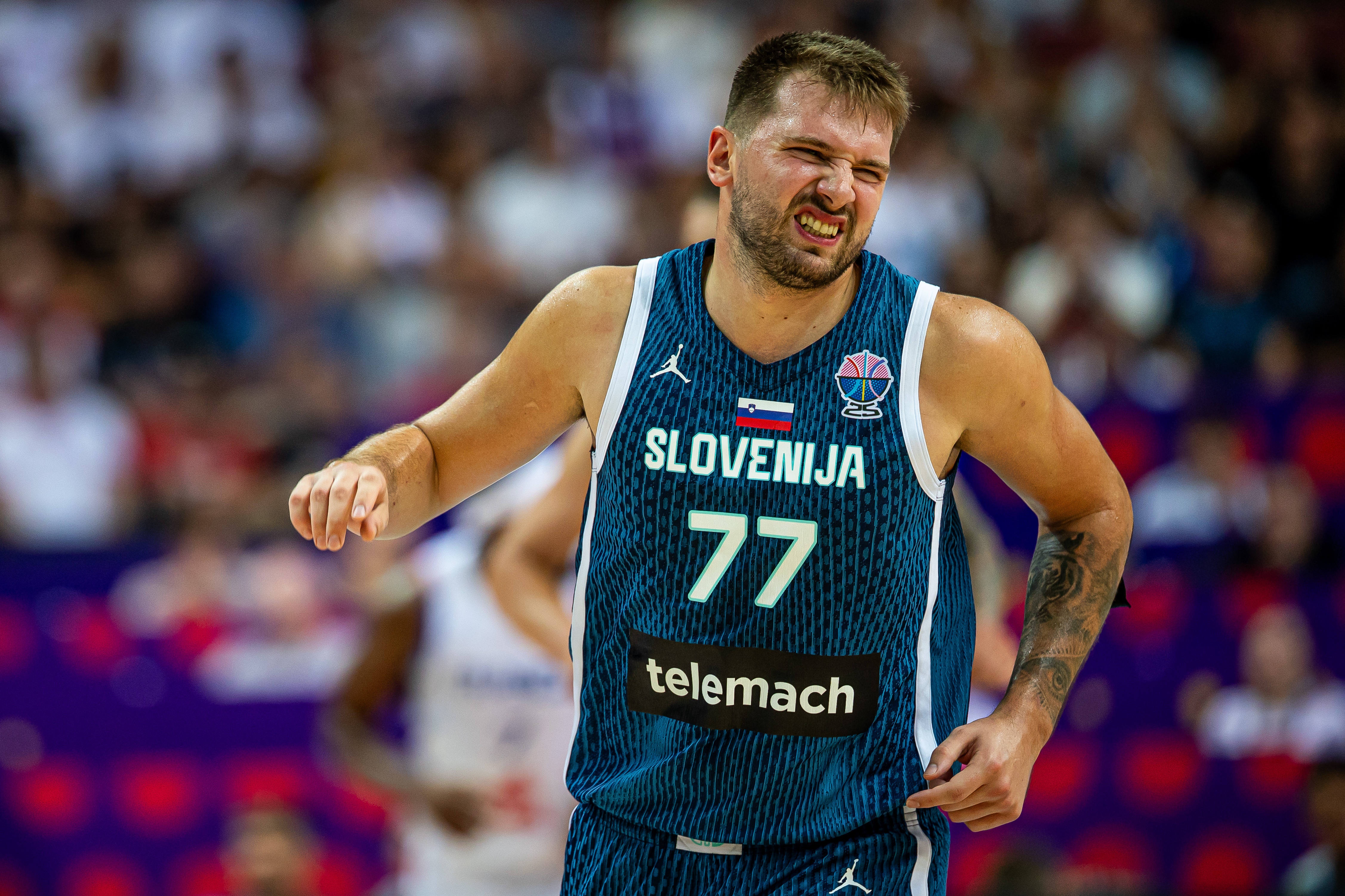 电竞竞猜-斯洛文尼亚半场1分优势领先冰岛，东契奇手感欠佳10中3得9分领3次犯规