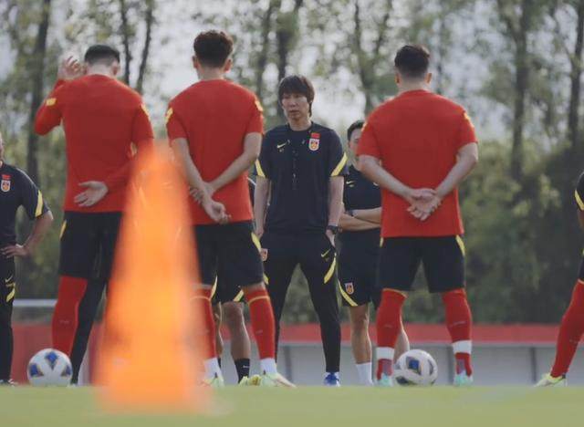 电竞竞猜-国足对抗赛首战澳洲首发浮现：442不变欲以攻对攻？